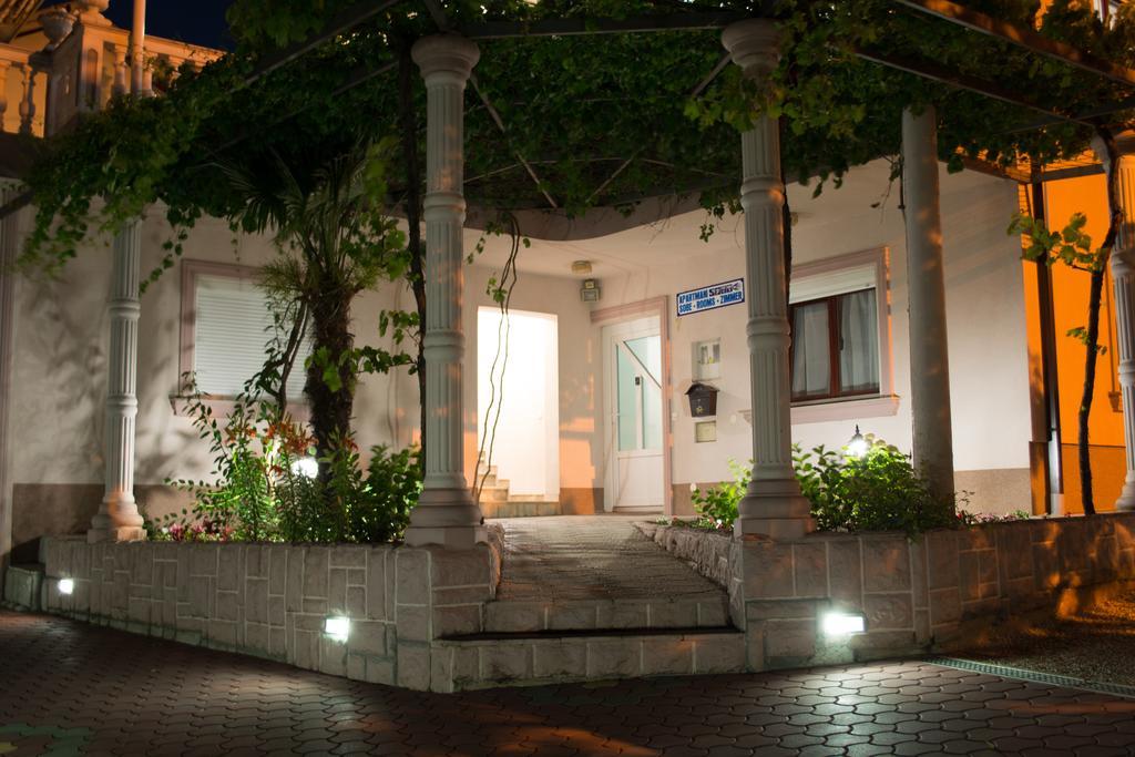 Villa Palma Guesthouse Мостар Екстер'єр фото